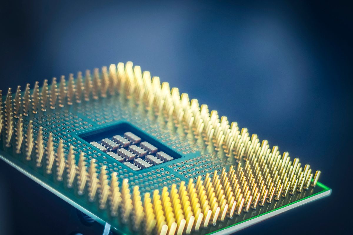 Macro chip CPU với chân tiếp xúc mạ vàng